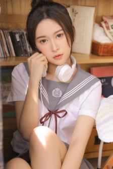 明星专题：凯尔希·格兰莫